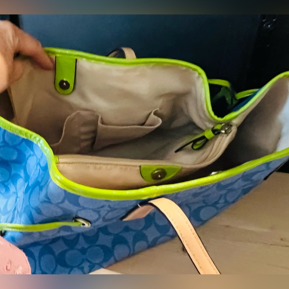 Like new Coach Blue and Green bag - Picture 4 of 6